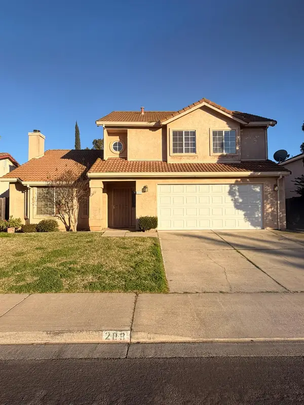 209 Fairwood Drive, Oakdale, CA 95361