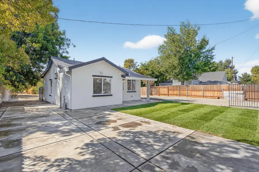 1124 Acacia Avenue, Sacramento, CA 95815 - Image #2
