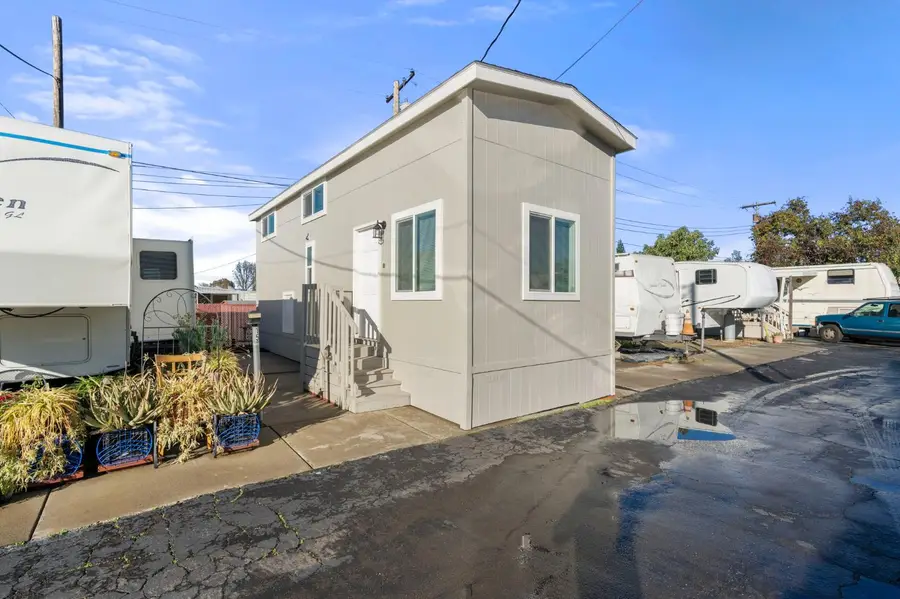 1651 S Cherokee Lane #4, Lodi, CA 95240 - Image #2