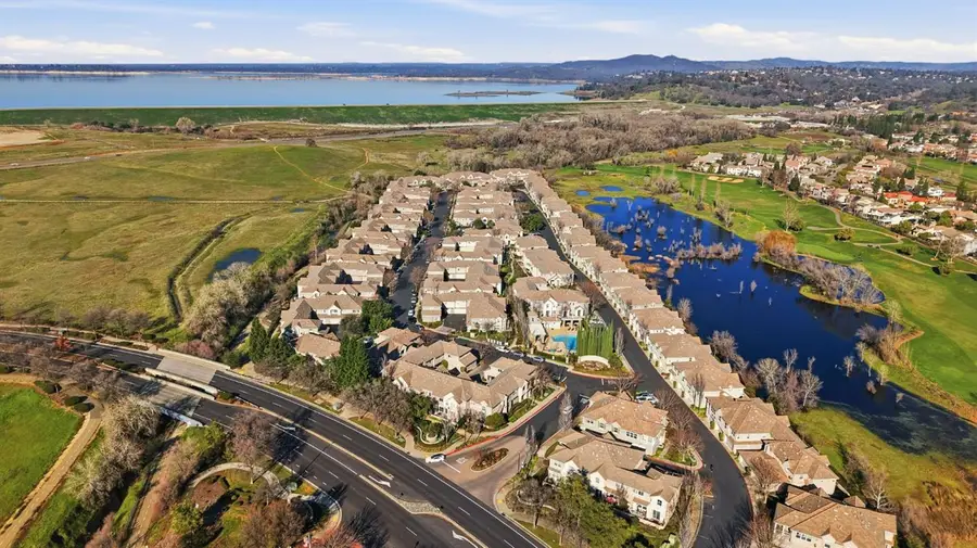 305 Esplanade Circle #305, Folsom, CA 95630 - Image #2