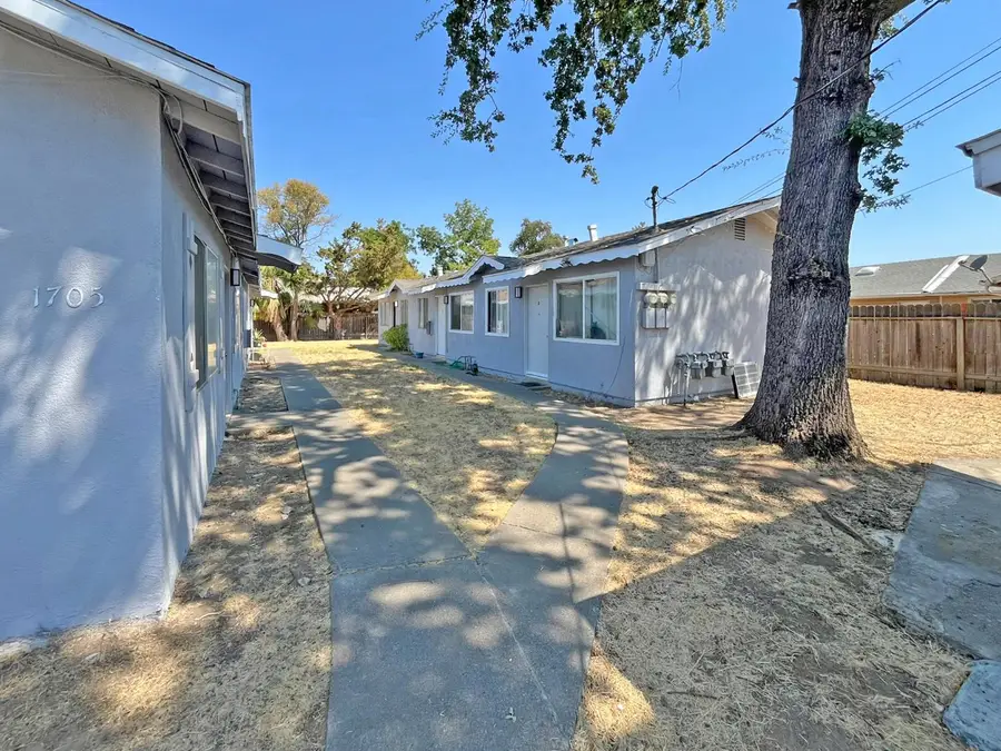 1705 Kenwood Street, Sacramento, CA 95815 - #2