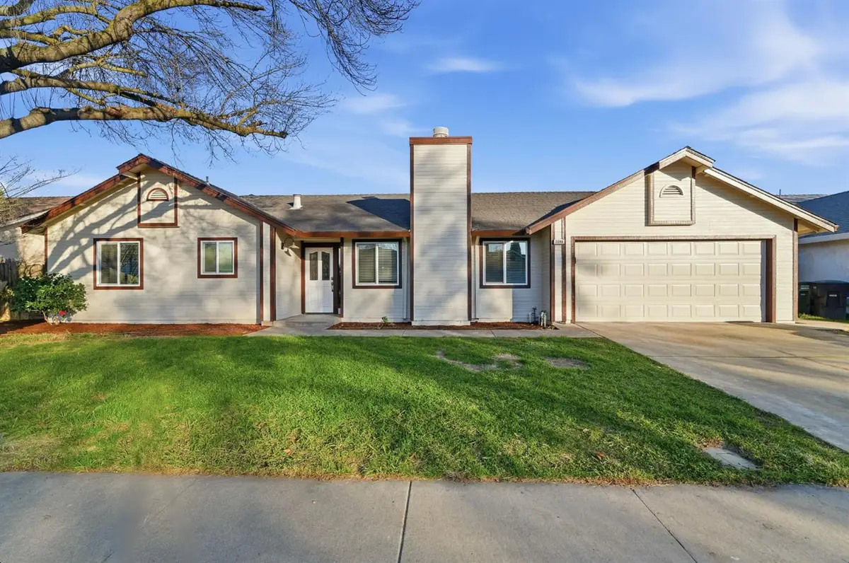 2208 Sunmist Lane, Modesto, CA 95355 - Image #1