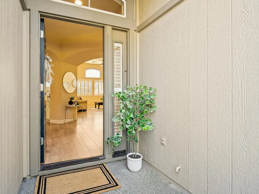 467 Facet Place, Folsom, CA 95630 - Image #2