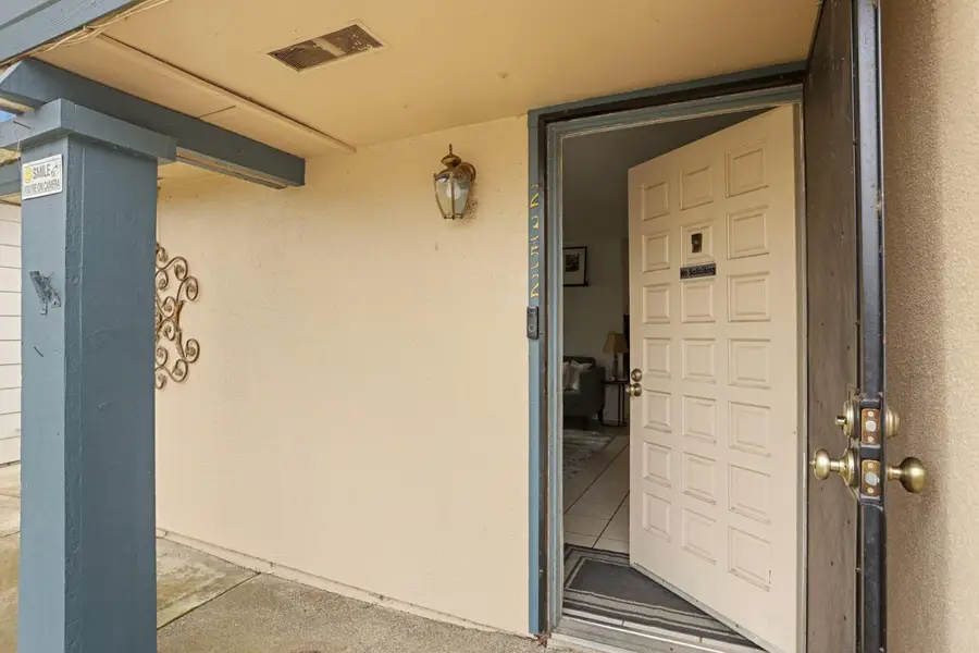 2352 Bridlewood Drive, Rancho Cordova, CA 95670 - Image #2