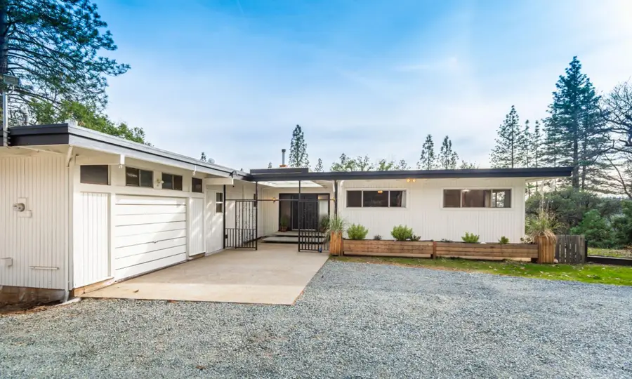13081 Pine Cone Circle, Grass Valley, CA 95945 - Image #2