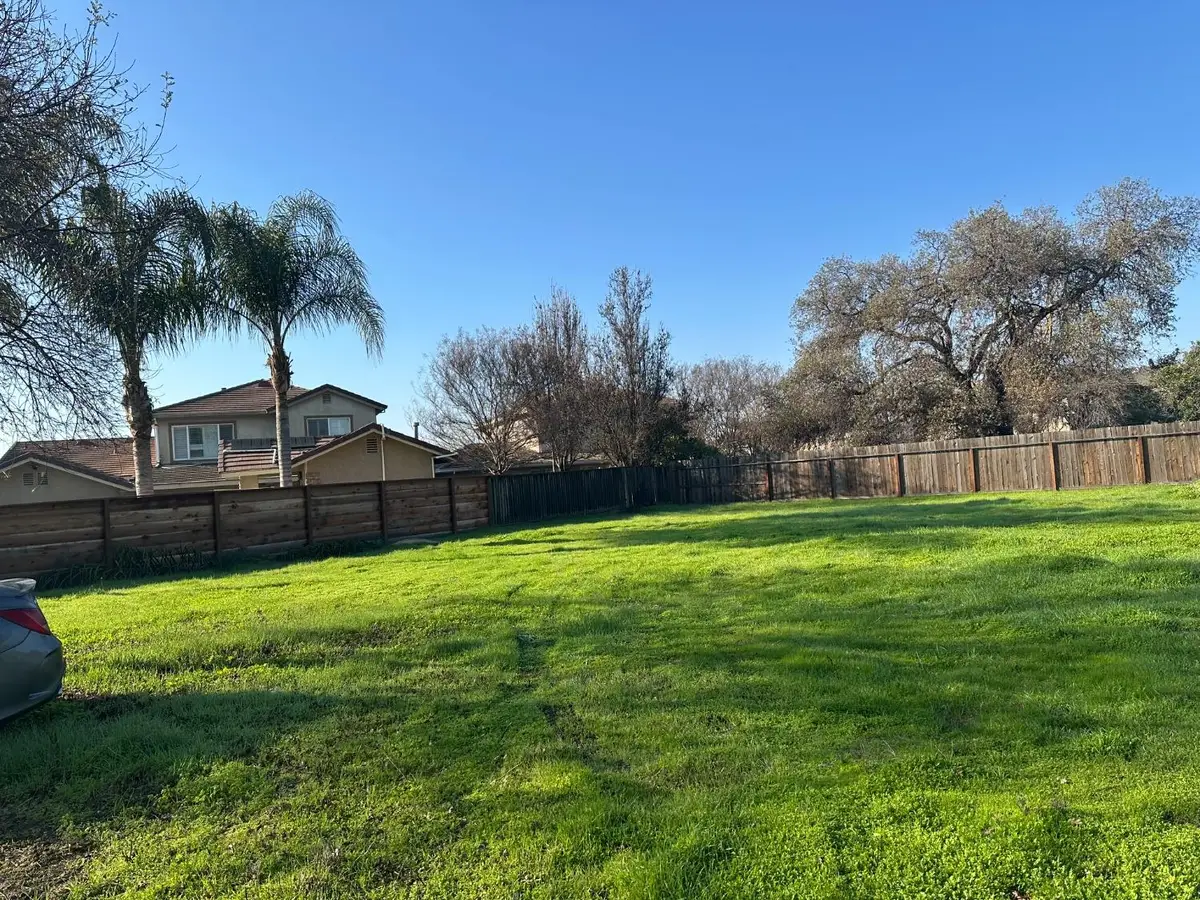 977 N Canyon Drive, Modesto, CA 95351 - Image #1