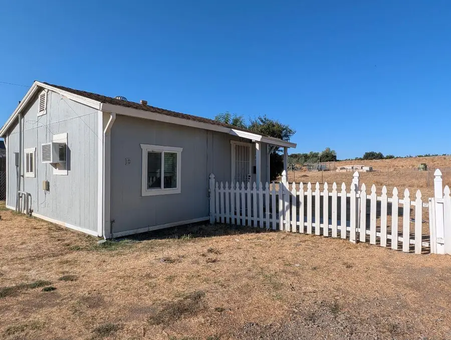 5478 Feather River Boulevard, Olivehurst, CA 95961 - Image #2