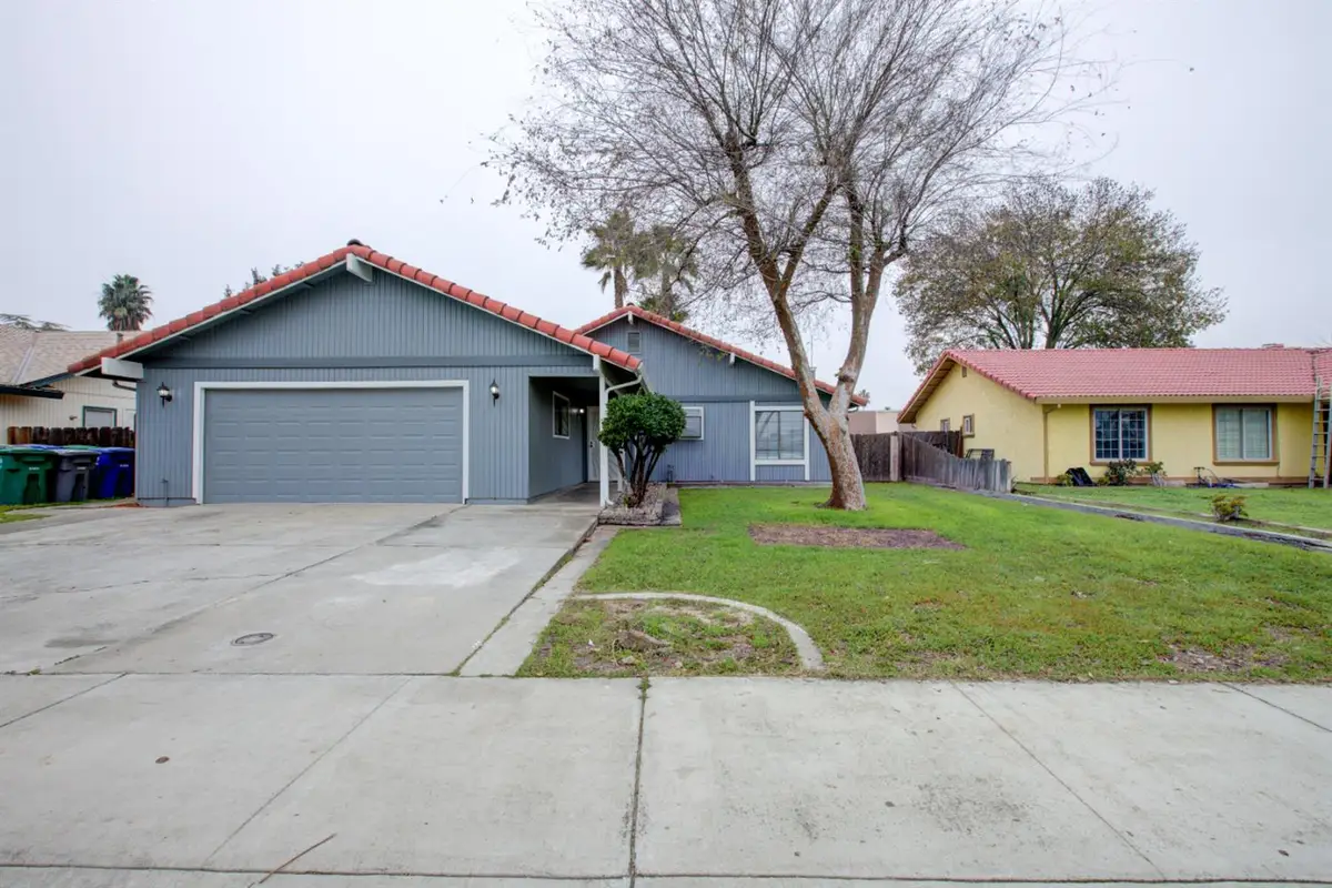 411 N Santa Monica, Los Banos, CA 93635 - Image #1
