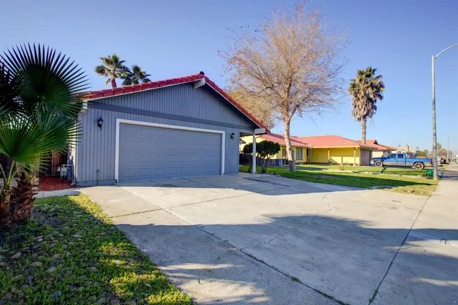 411 N Santa Monica, Los Banos, CA 93635 - Image #3