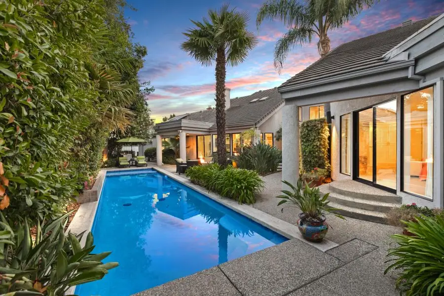 943 Shore Breeze Drive, Sacramento, CA 95831 - Image #2