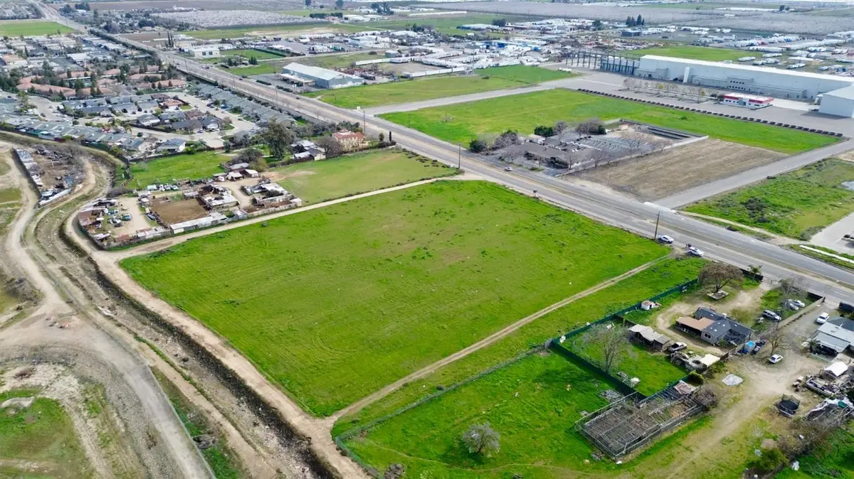 4865 E Jensen Avenue, Fresno, CA 93725 - Image #1