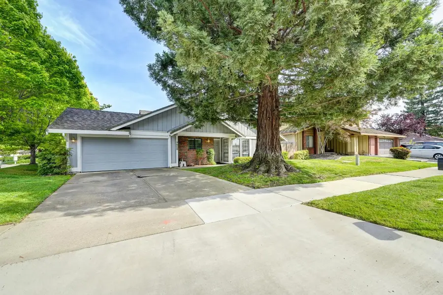 7005 Riverside Boulevard, Sacramento, CA 95831 - #2