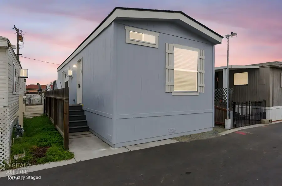 880 E F Street #14, Oakdale, CA 95361 - Image #2