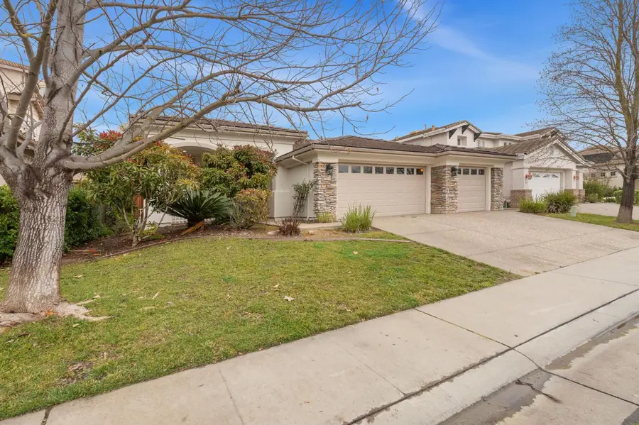 9973 W Taron Drive, Elk Grove, CA 95757 - Image #2