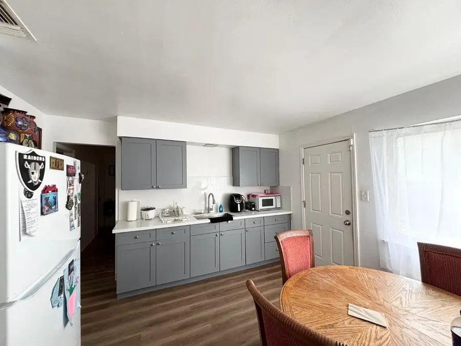 7084 Remo Way, Sacramento, CA 95822 - Image #3