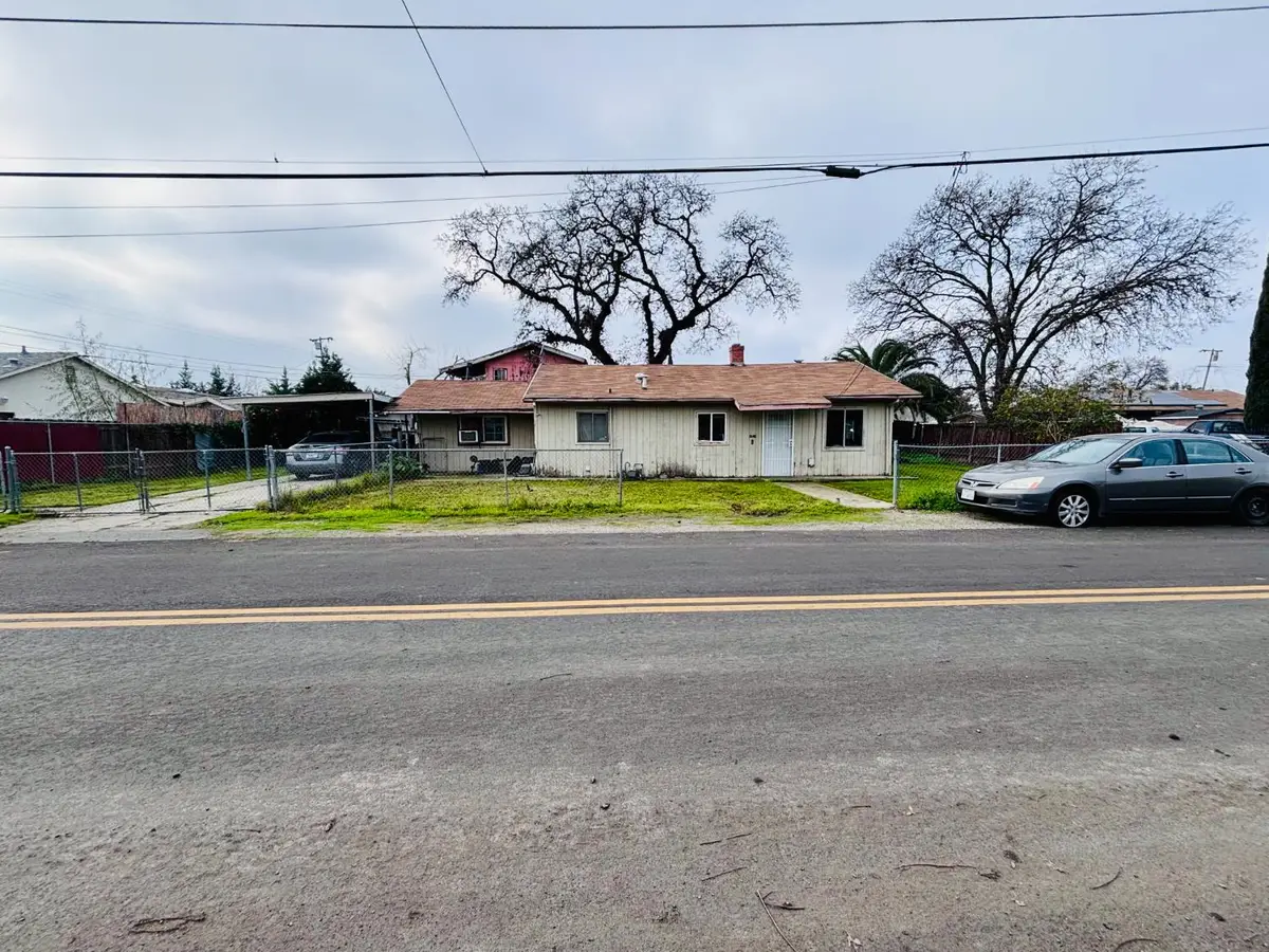 1141 N E Street, Stockton, CA 95205 - Image #1