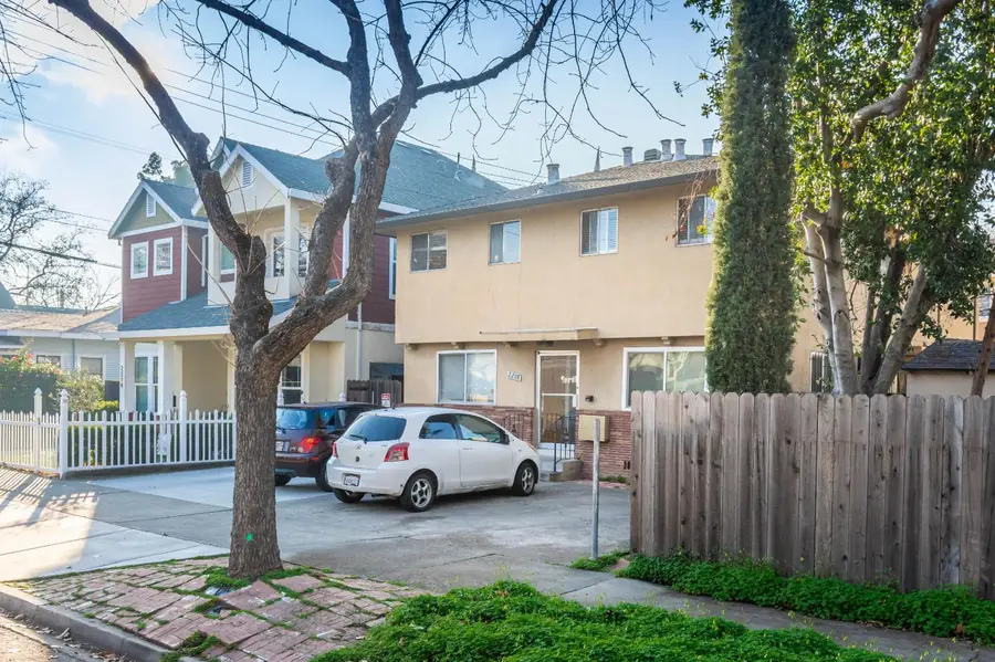 2208 25th Street, Sacramento, CA 95818 - Image #2