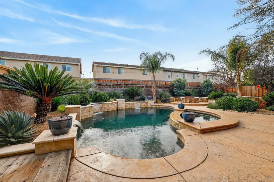 701 Rolling Green Drive, West Sacramento, CA 95605 - Image #2