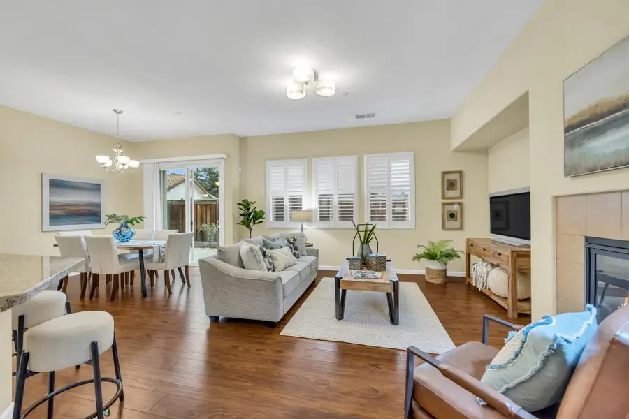 8088 Little Isle Lane, Sacramento, CA 95831 - Image #2