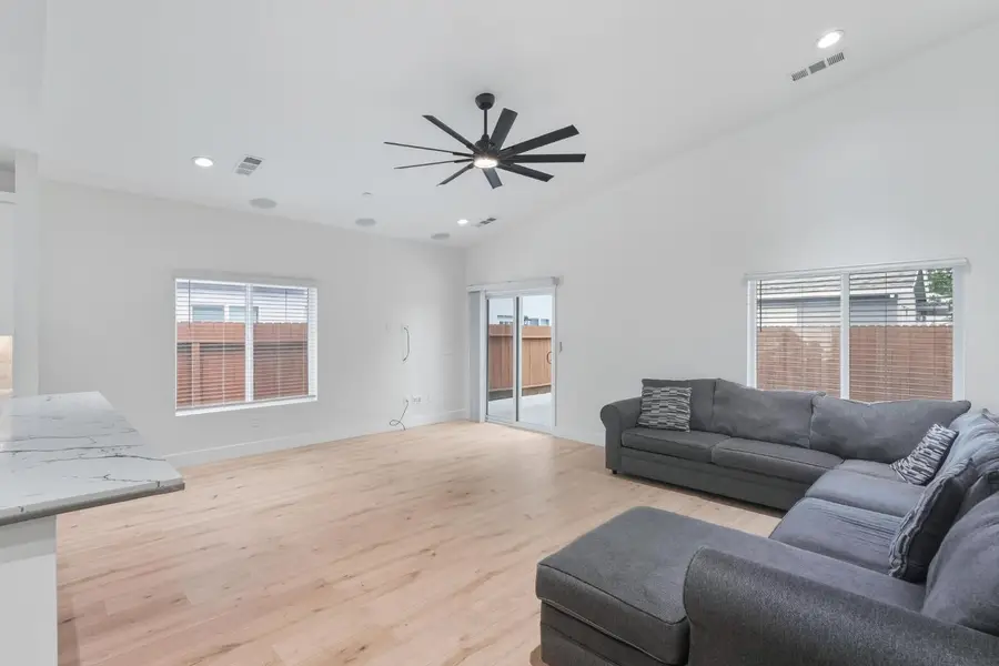 622 N Stockton Avenue, Ripon, CA 95366 - Image #3