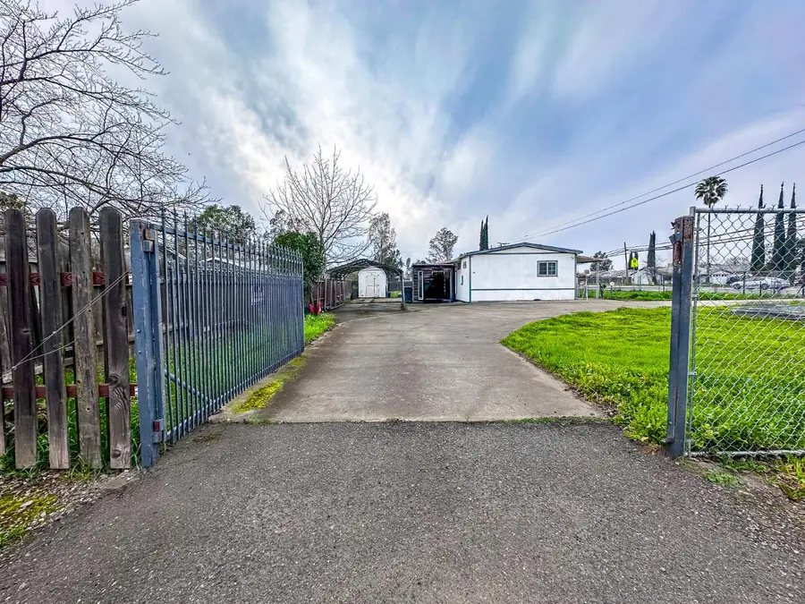 2226 Mcgowan Parkway, Olivehurst, CA 95961 - Image #2