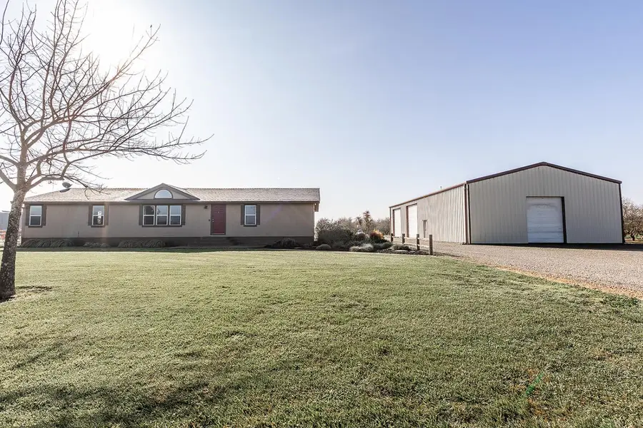18041 Seidner Avenue, Escalon, CA 95320 - Image #2