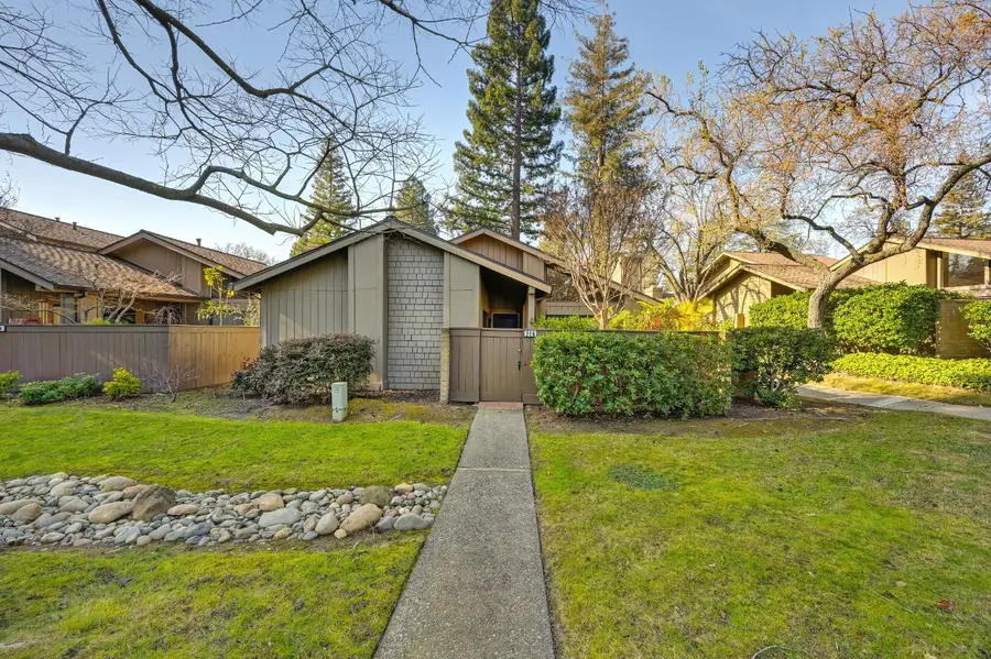 216 E Ranch Road, Sacramento, CA 95825 - Image #2