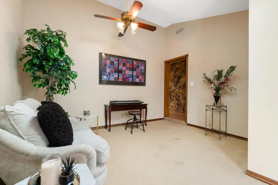 6606 Rexford Way, Carmichael, CA 95608 - Image #3