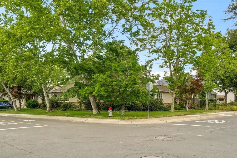 1220 55th Street, Sacramento, CA 95819 - #2