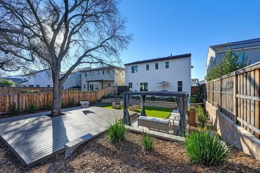2327 5th Avenue, Sacramento, CA 95818 - Image #2
