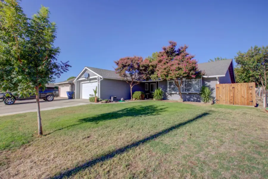 559 S Del Puerto Avenue, Patterson, CA 95363 - Image #3