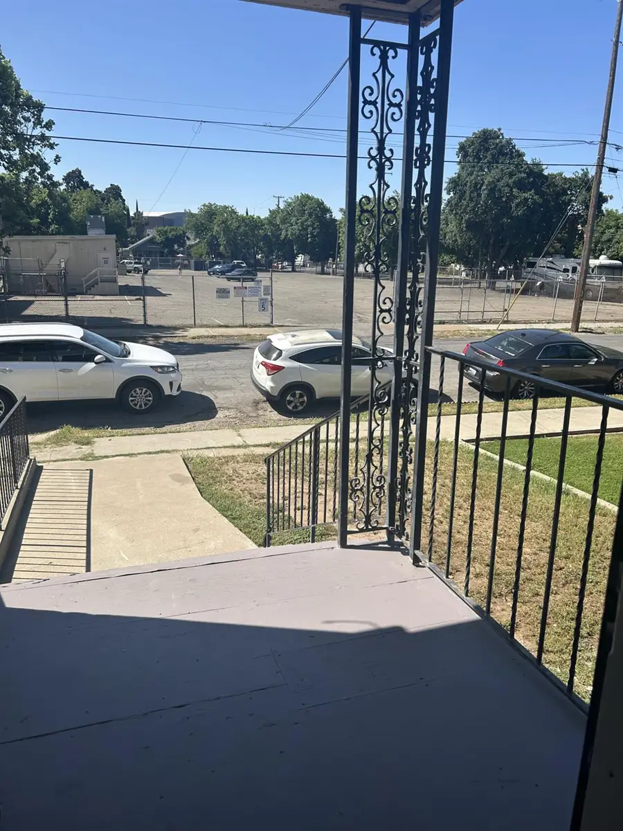 227 W Flora Street, Stockton, CA 95203 - Image #3