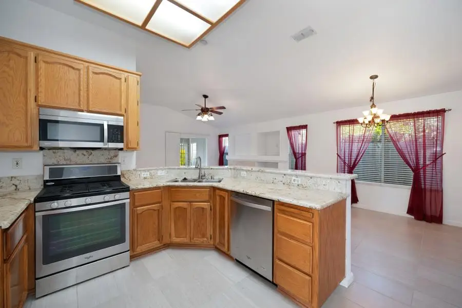 8724 Redwood Grove Way, Elk Grove, CA 95624 - Image #2