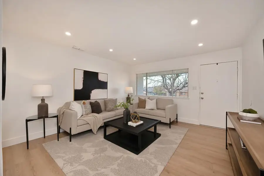 9757 Beachwood Drive, Orangevale, CA 95662 - Image #3