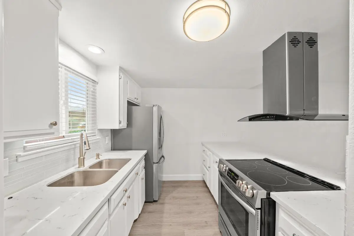 5696 Hillsdale Blvd, Sacramento, CA 95842 - Image #1