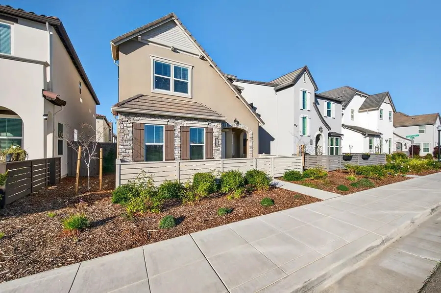 2367 Omaha Beach Avenue, Sacramento, CA 95818 - Image #2