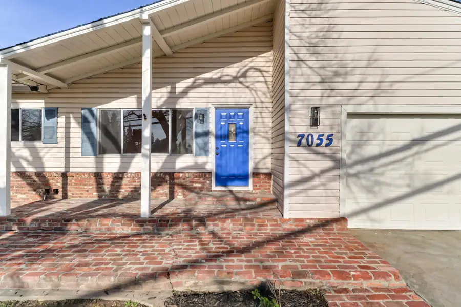 7055 Winding Way, Fair Oaks, CA 95628 - Image #3