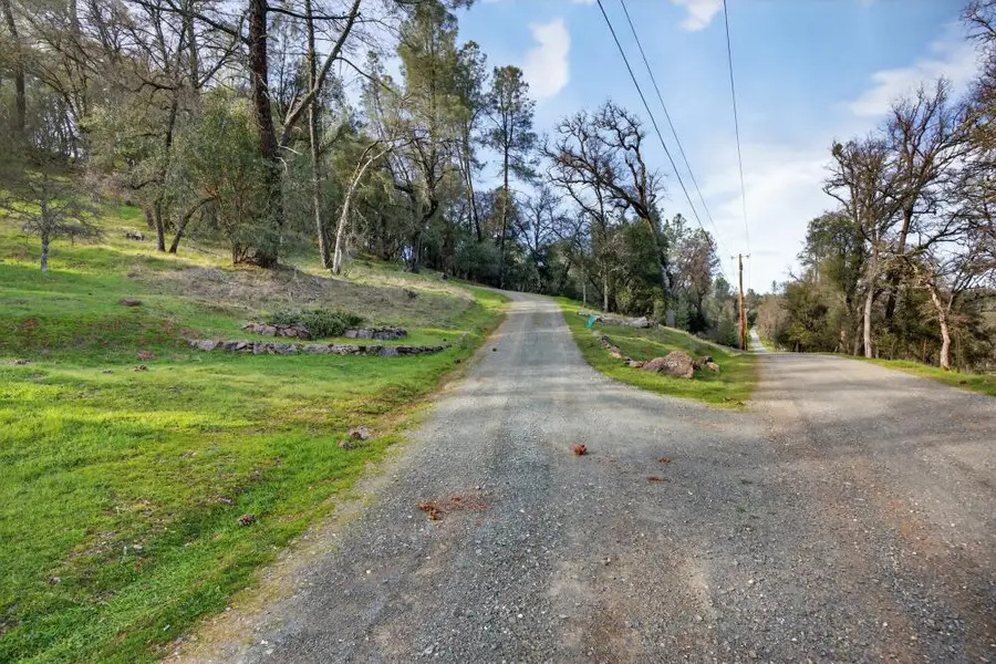 20954 Clifford Road, Grass Valley, CA 95949 - Image #2
