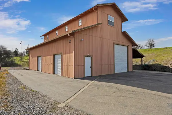 298 Oak Hollow Lane, Valley Springs, CA 95252