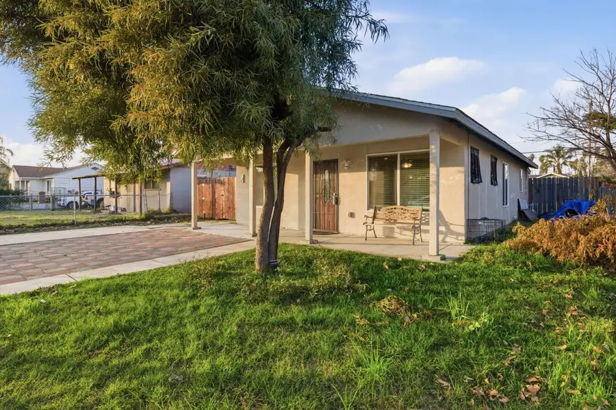 243 Angelus St, Turlock, CA 95380 - Image #2