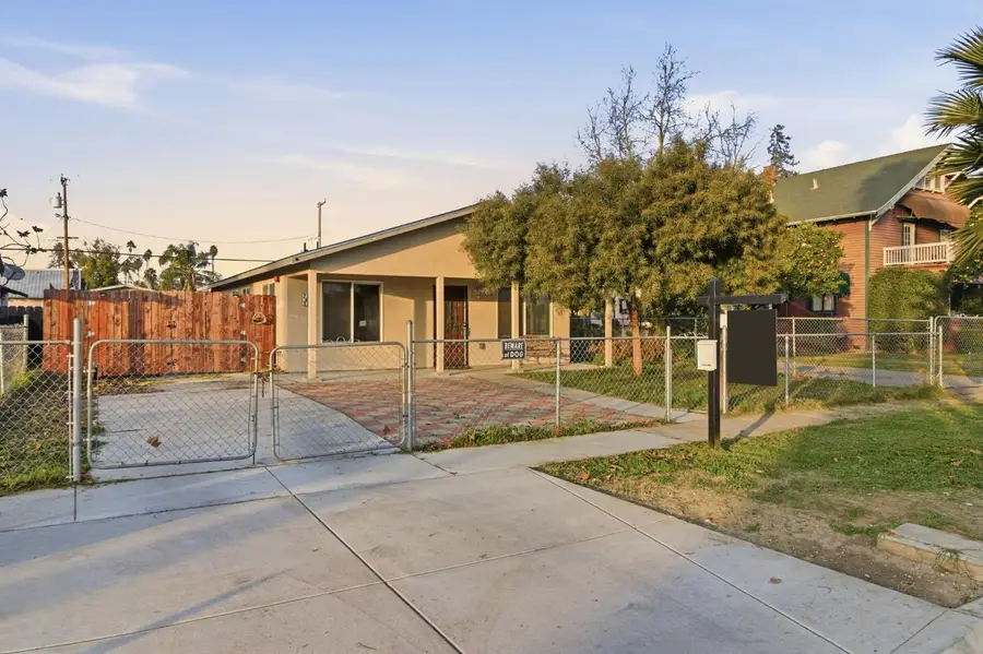 243 Angelus St, Turlock, CA 95380 - Image #3