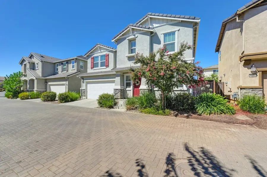 9 Captains Gate Pl, Sacramento, CA 95835 - Image #2