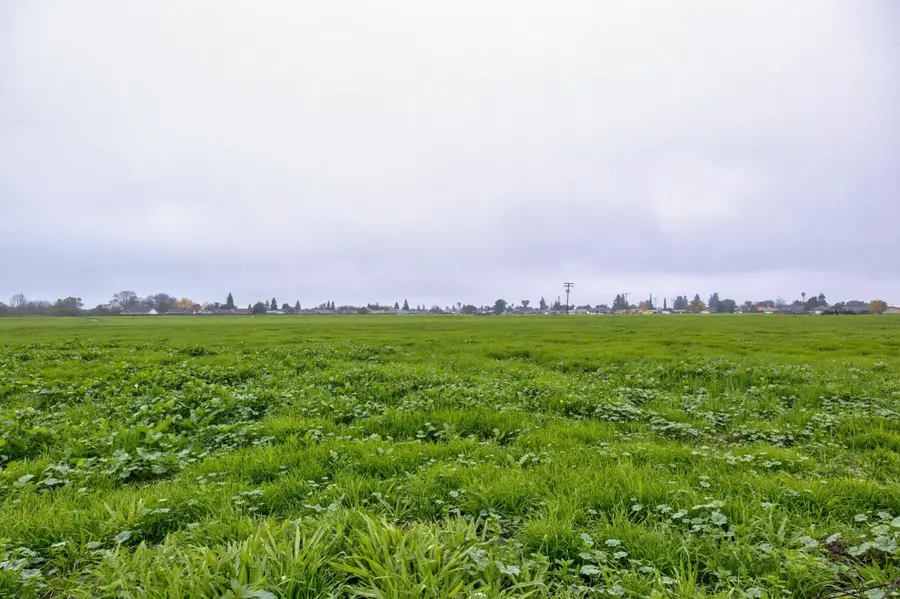 1692 S Beverly Street, Porterville, CA 93257 - #3