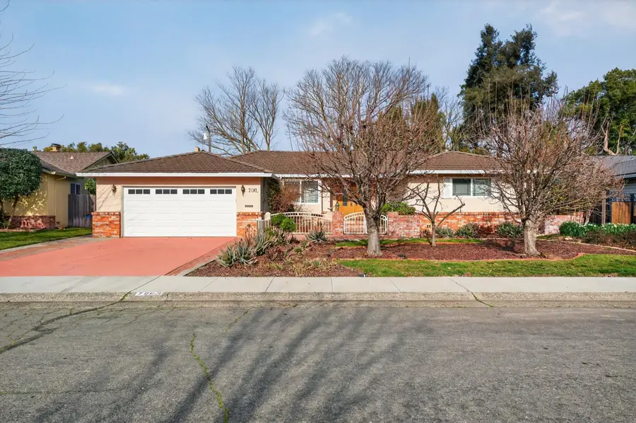 7063 Wilshire Circle, Sacramento, CA 95822 - Image #2