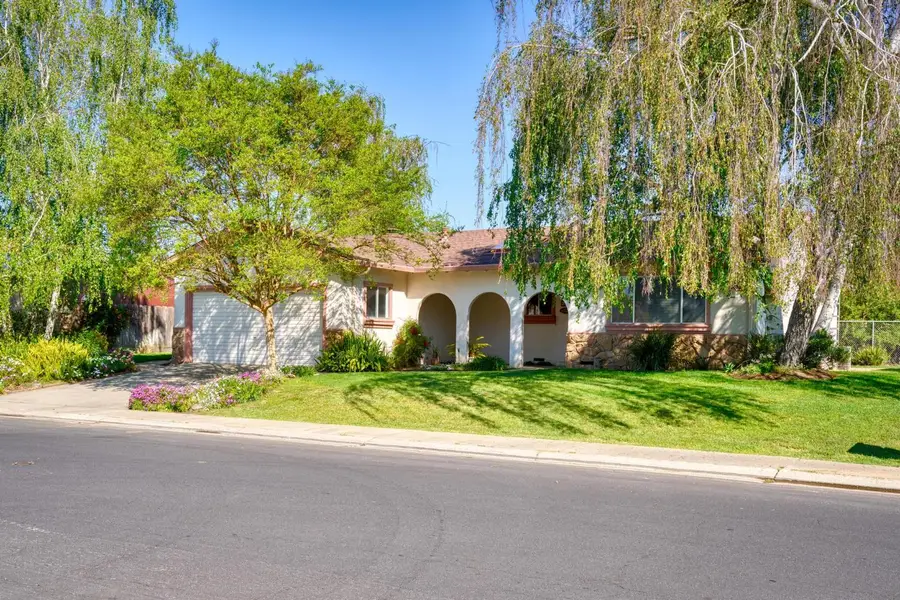 2290 Mission Street, Escalon, CA 95320 - #2