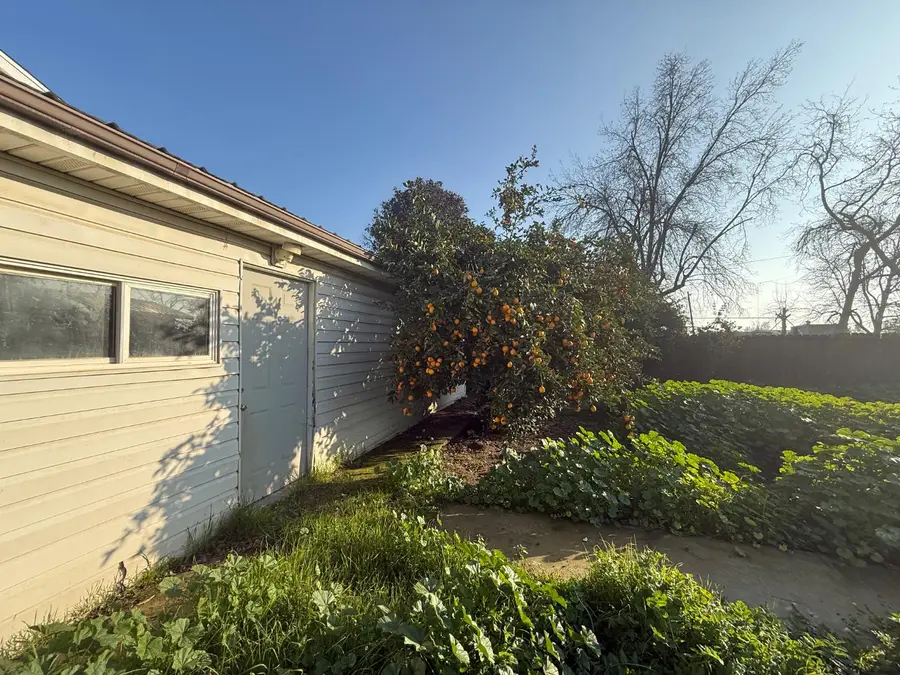 16641 Colony Street, Dos Palos, CA 93620 - Image #2