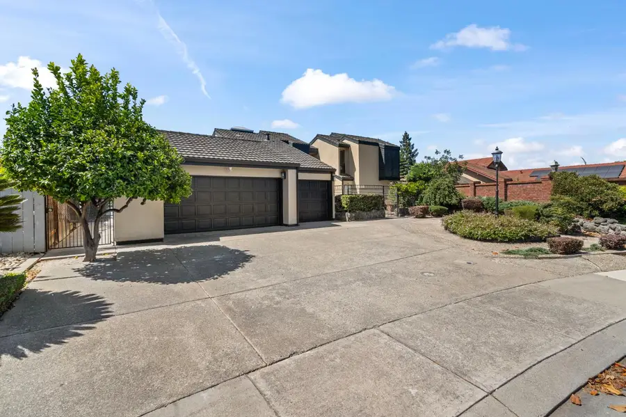 4456 Mallard Creek Circle, Stockton, CA 95207 - Image #2
