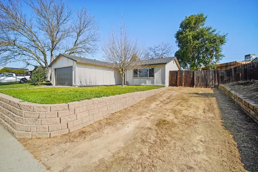 7104 Reyn Oaks Way, Sacramento, CA 95842 - Image #3