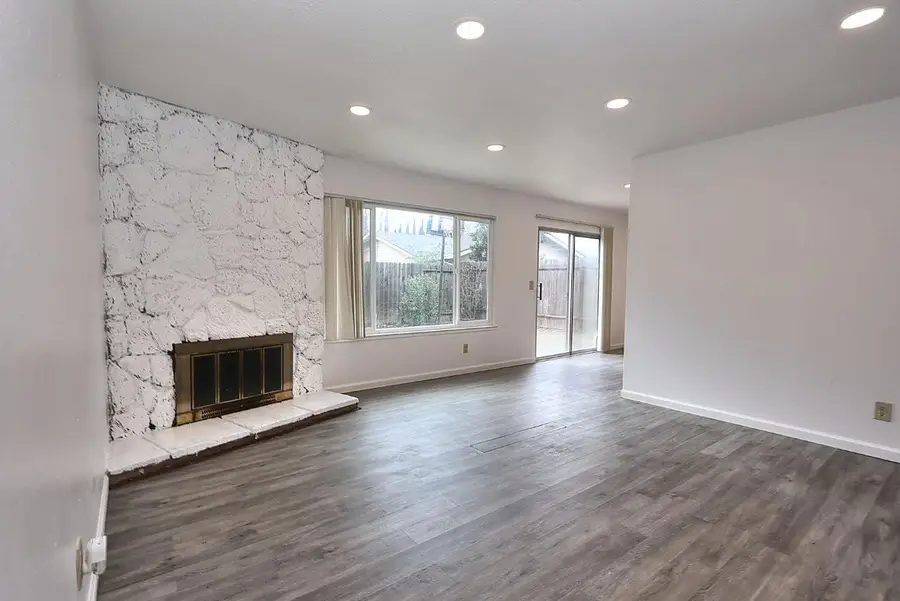 9385 Mira Del Rio Drive, Sacramento, CA 95827 - #3