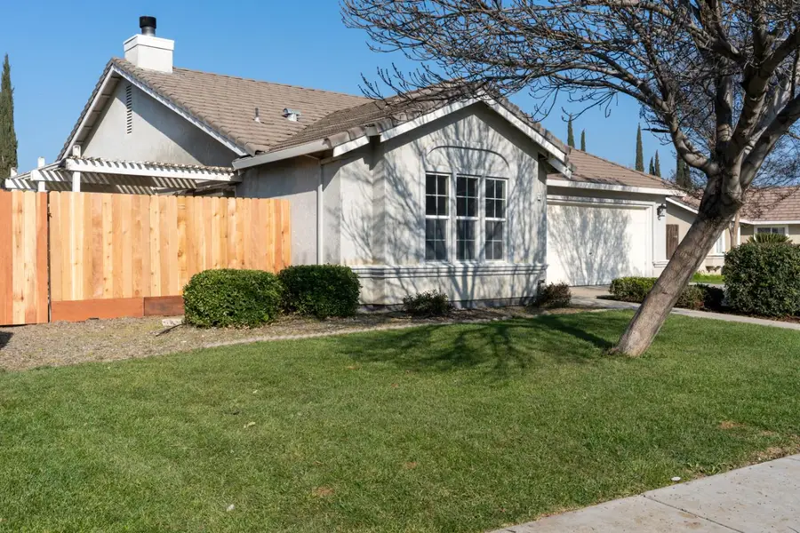 1828 College Greens Drive, Los Banos, CA 93635 - Image #2